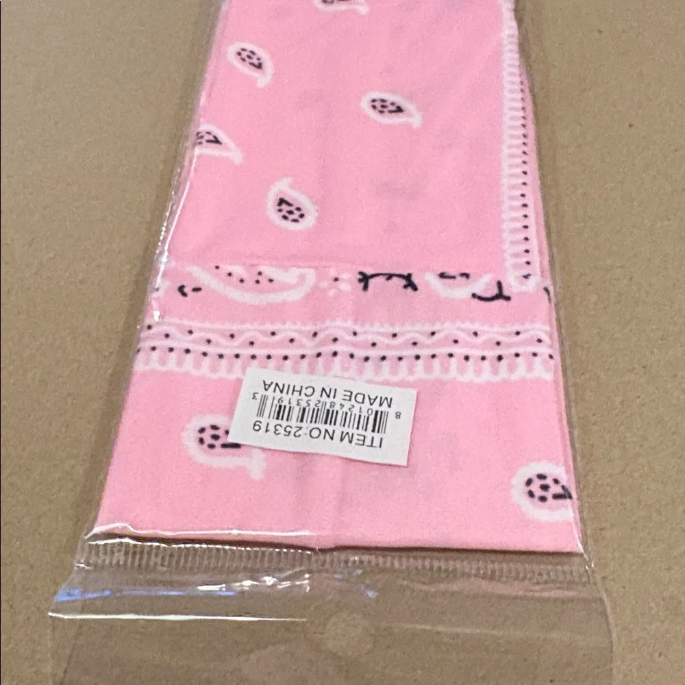 🆕 Pink Paisley/Bandana Design Stretchy Headband- NIP